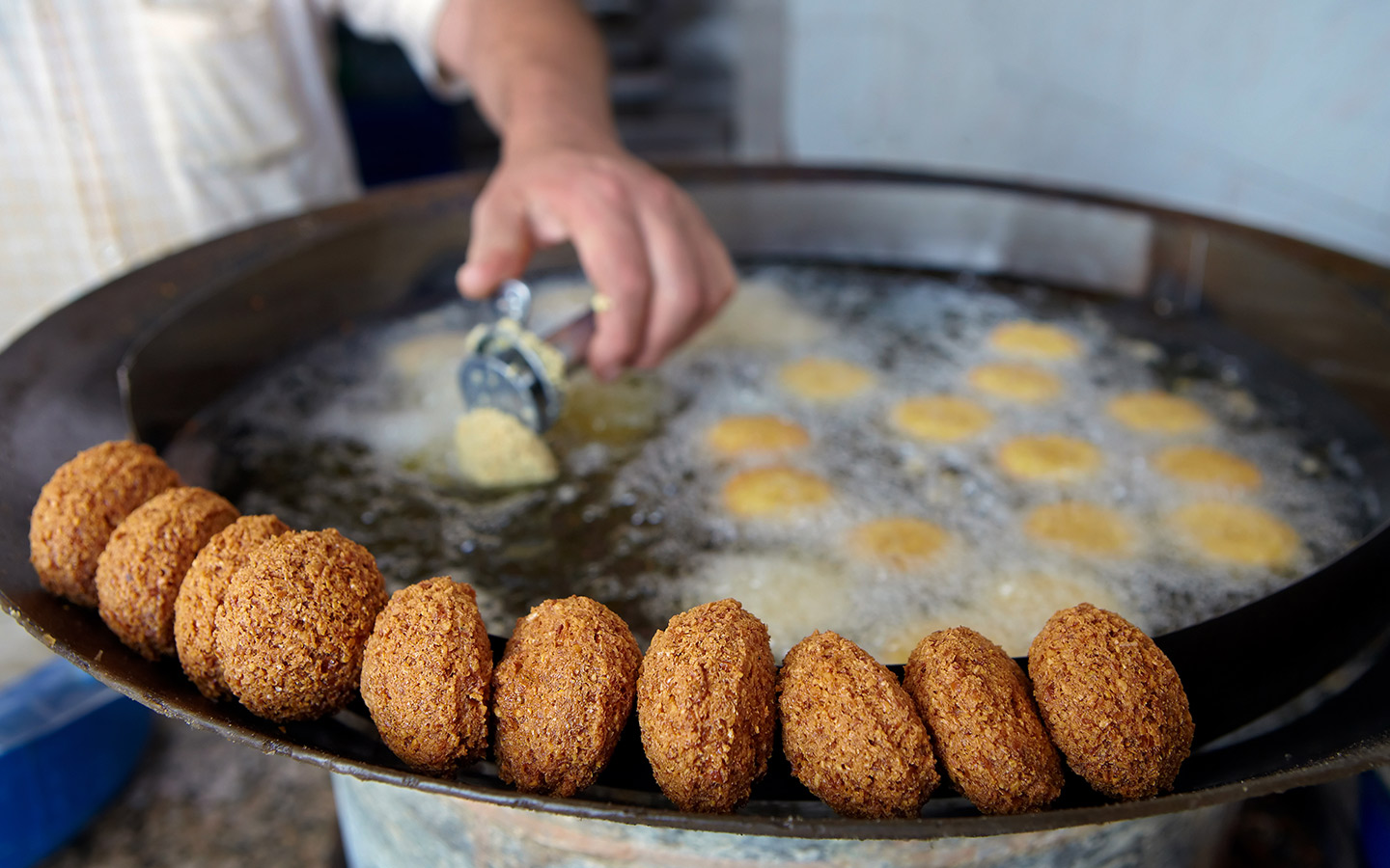 اقرب مطعم فلافل من موقعي