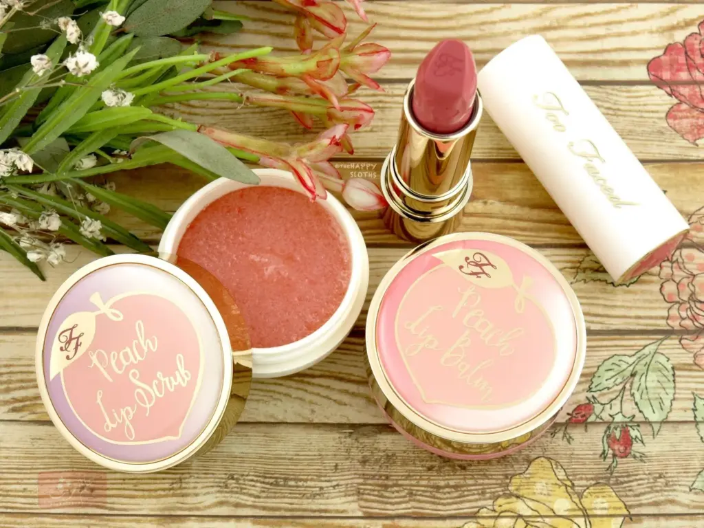 مقشر شفاه too faced peach lip scrub